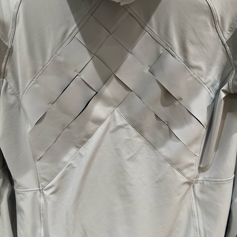 (2186) LULULEMON LIGHT SPEED JACKET Sz 6 ** Mild Flaw - Picture 10 of 15